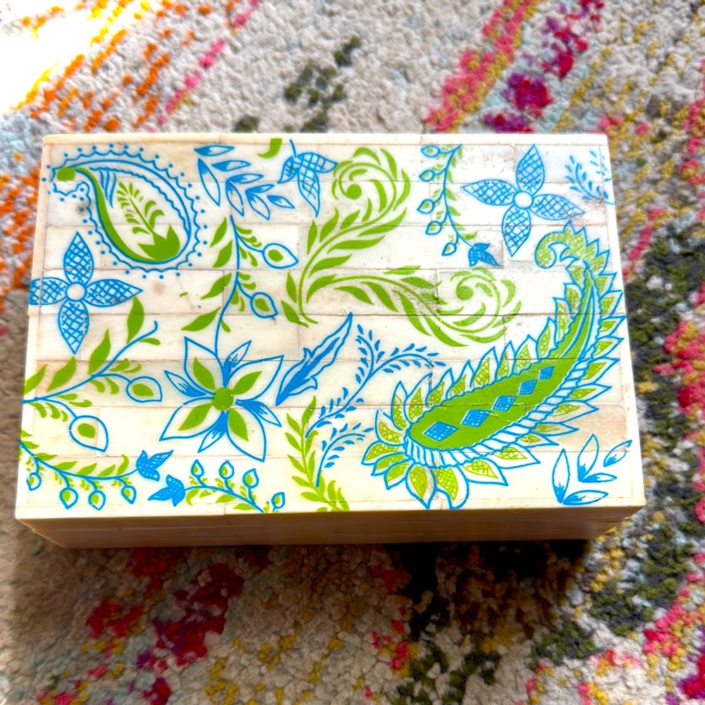 💚💙🍦🍨Colorful Floral Wooden Box